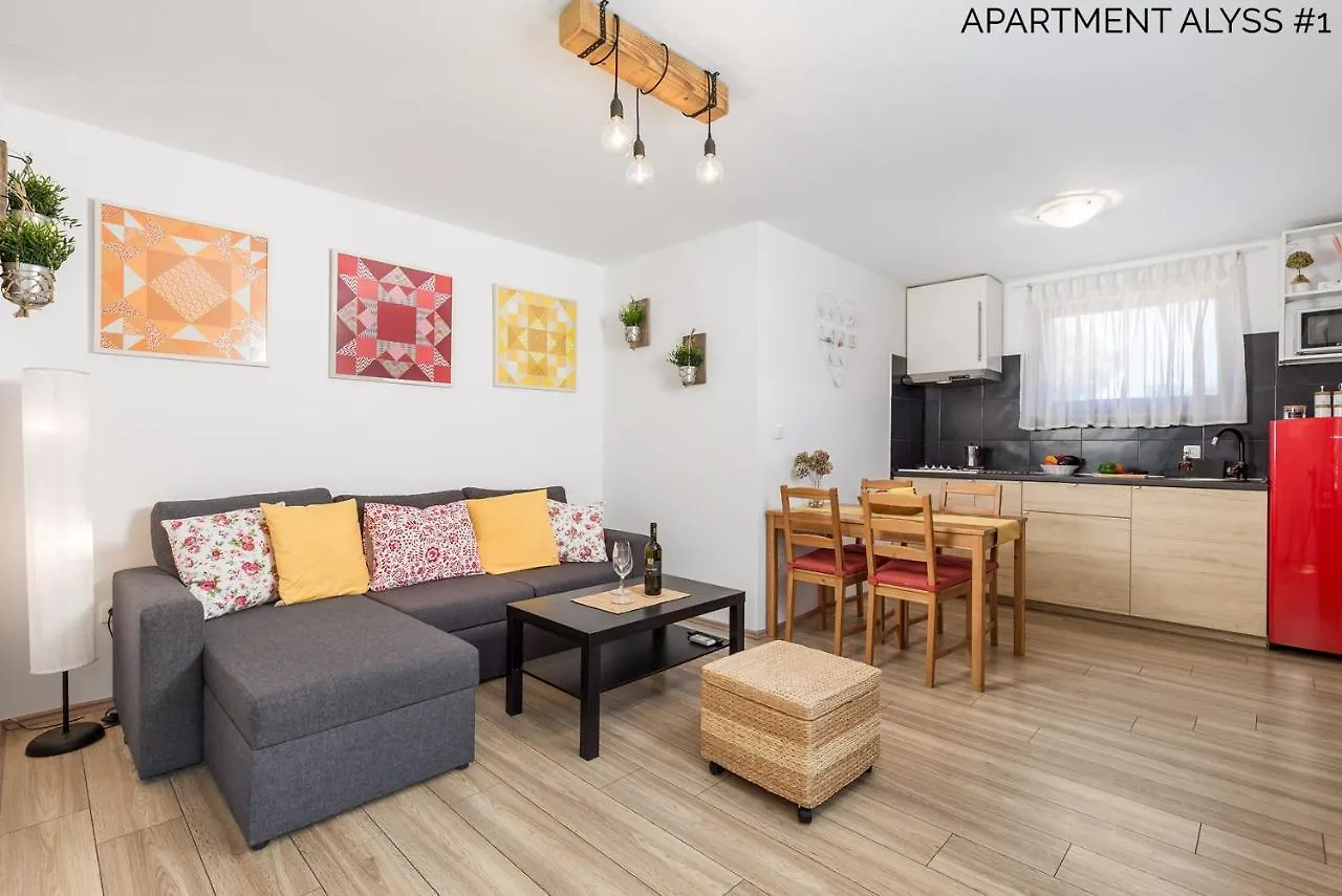 Apartments Alyss  Lovran